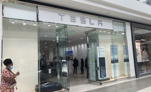 Tesla Showroom & Test Drive