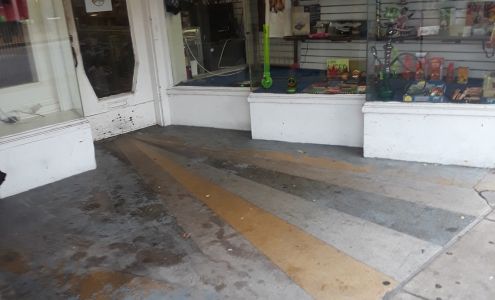 T-Shirt Headquarters Boutique