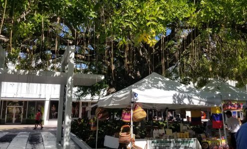 The Antique Collectible Market