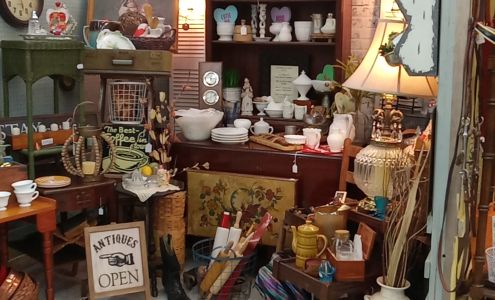 Iron Wheel Antiques and Gifts