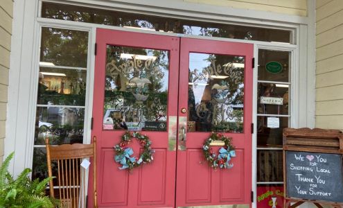 Apple Core Antiques & Gifts