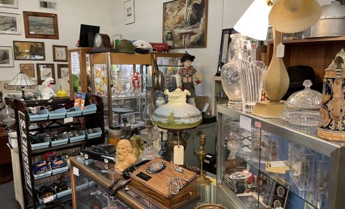 Briarwood Antiques and Collectibles