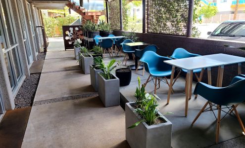 Hidden Track Bottle Shop & Wine Bar (Uptown)