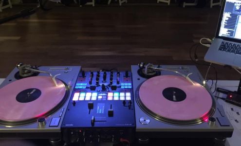 DJ Rock-Cee Entertainment