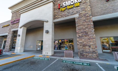 I Smoke Cigars & Vape ( Lucky Smoke )