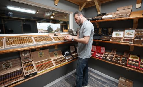 Luxury Cigar Club - Lounge