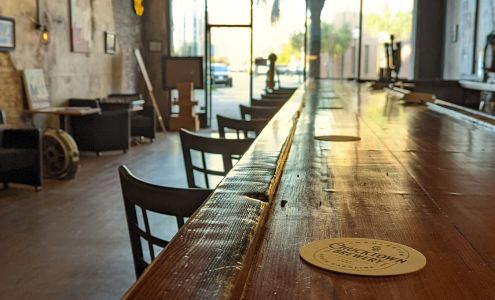 Charlestowne Tobacco & Wine - King St.