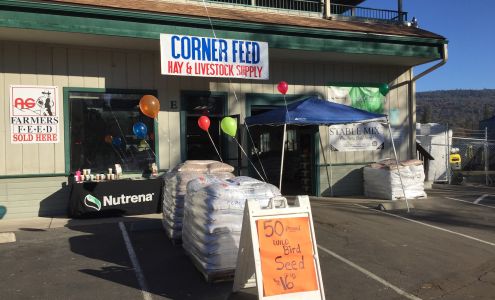 Corner Feed Oakhurst