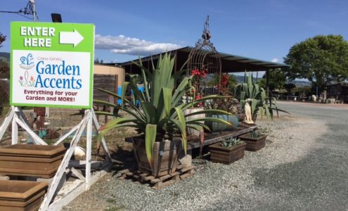 Grass Farms Garden Accents