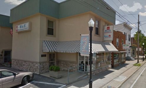 B & E Decorating Center