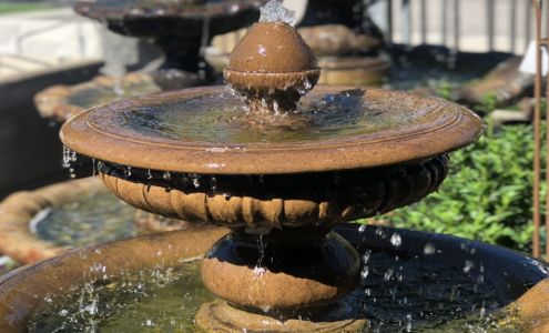 Van Liew's Home & Garden