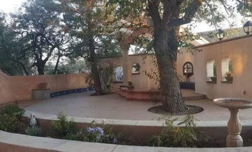 Lundeen Inn Of The Arts