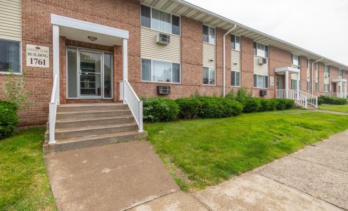 Imperial Manor Apartments