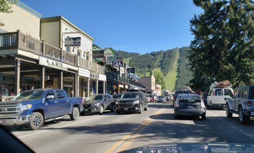 MANGELSEN—Images of Nature Gallery