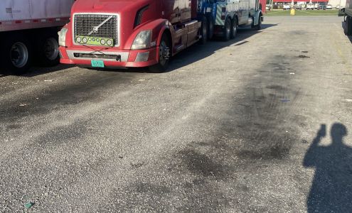 WAYNE LEES TOWING & 24HR WRECKER SERVICE