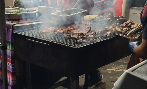 Molinas Tire & Towing