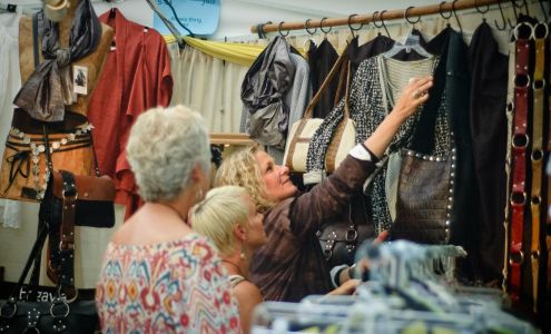 Engayla - Unique Clothing