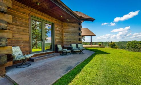 The White River Inn Cotter