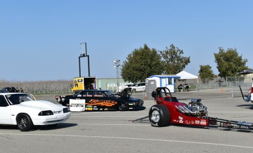 Famoso Dragstrip McFarland
