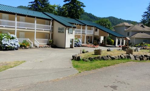 Umpqua River Inn & Suites