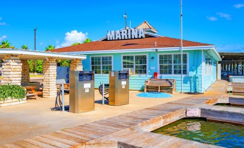 Bluff's Landing Marina & Lodge