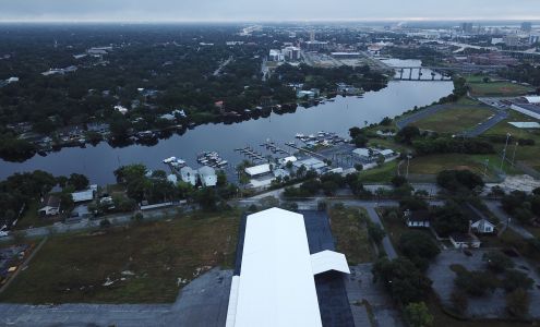 Metropolitan Ministries Holiday Tent