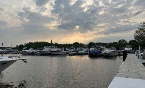 Starved Rock Yacht Club