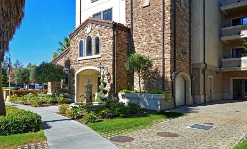 885 Woodside Apartments