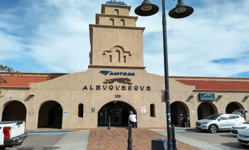 Greyhound: Bus Station