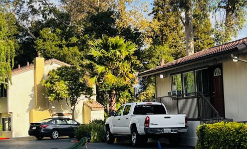 Dry Creek Apartments