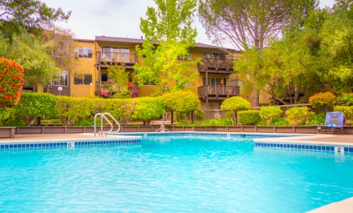 Skylark Apartment Homes