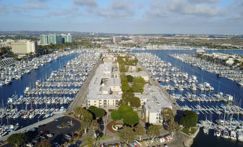 Wayfarer Apartments + Marina