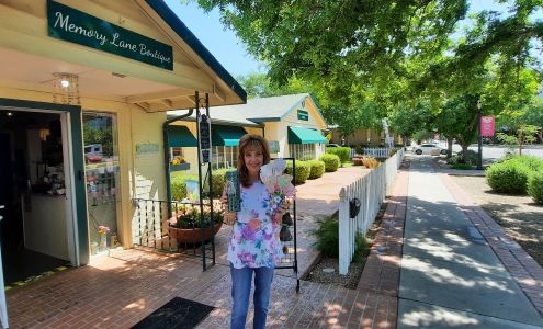 Memory Lane Trinkets and Treasures