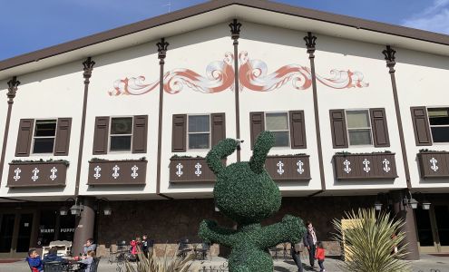 Snoopy's Gallery & Gift Shop