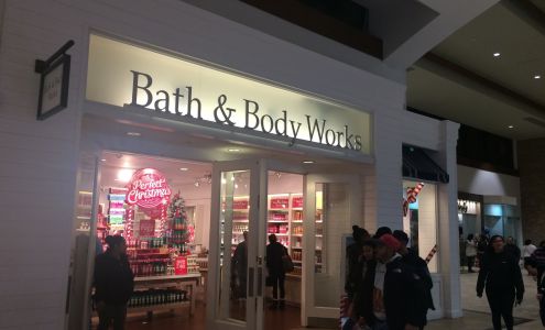 Bath & Body Works Lake Grove