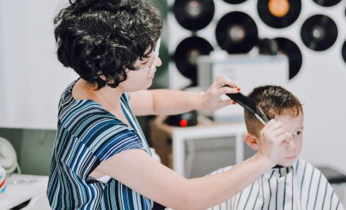 Scissors N' Razors 12814 W Greenway Rd, Surprise Arizona 85374