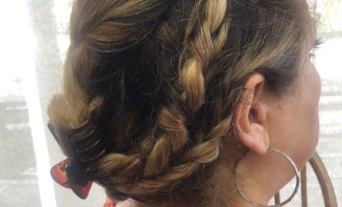 Giselle's Beauty Salon 3817 E Slauson Ave, Maywood California 90270