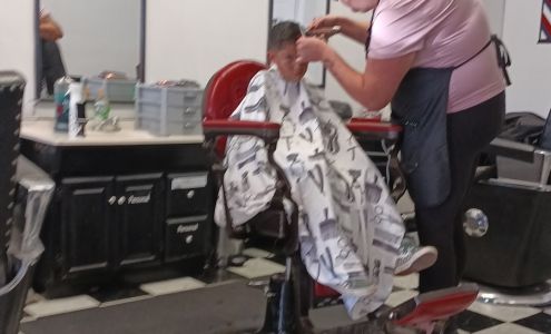 Uppercuts Barber Shop 4210 Phelan Rd, Phelan California 92371