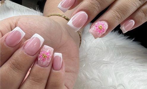 The Nail Lounge