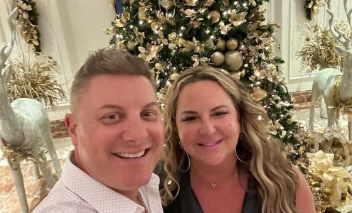 Hollywood Hair by Robin -Inside Phenix Salon Suites