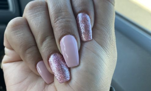 Bellas hair salón 4300 Bladensburg Rd, Cottage City Maryland 20722