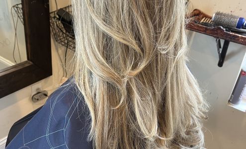 Seela Salon