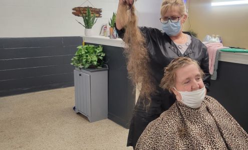 Mona's Cuts 507 Woodlawn St, Belmont North Carolina 28012