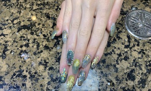 Deluxe Spa & Nails