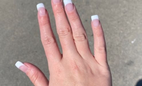 Creative Nail Lounge