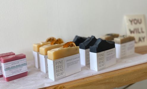 Kalì Zoì Nail Salon & Plant Store