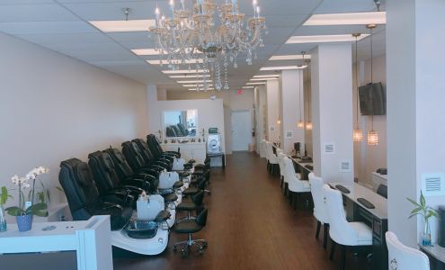 Crystal Nail Bar
