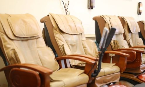 Royal Nails Arlington 3305 Lee Hwy, Arlington Virginia 22207