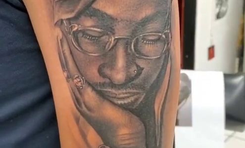 The Good Life Tattoo Parlor