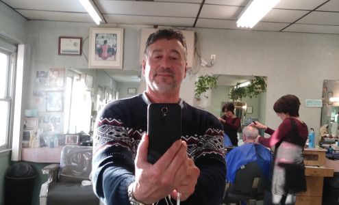 Maurice's Hair Cutters